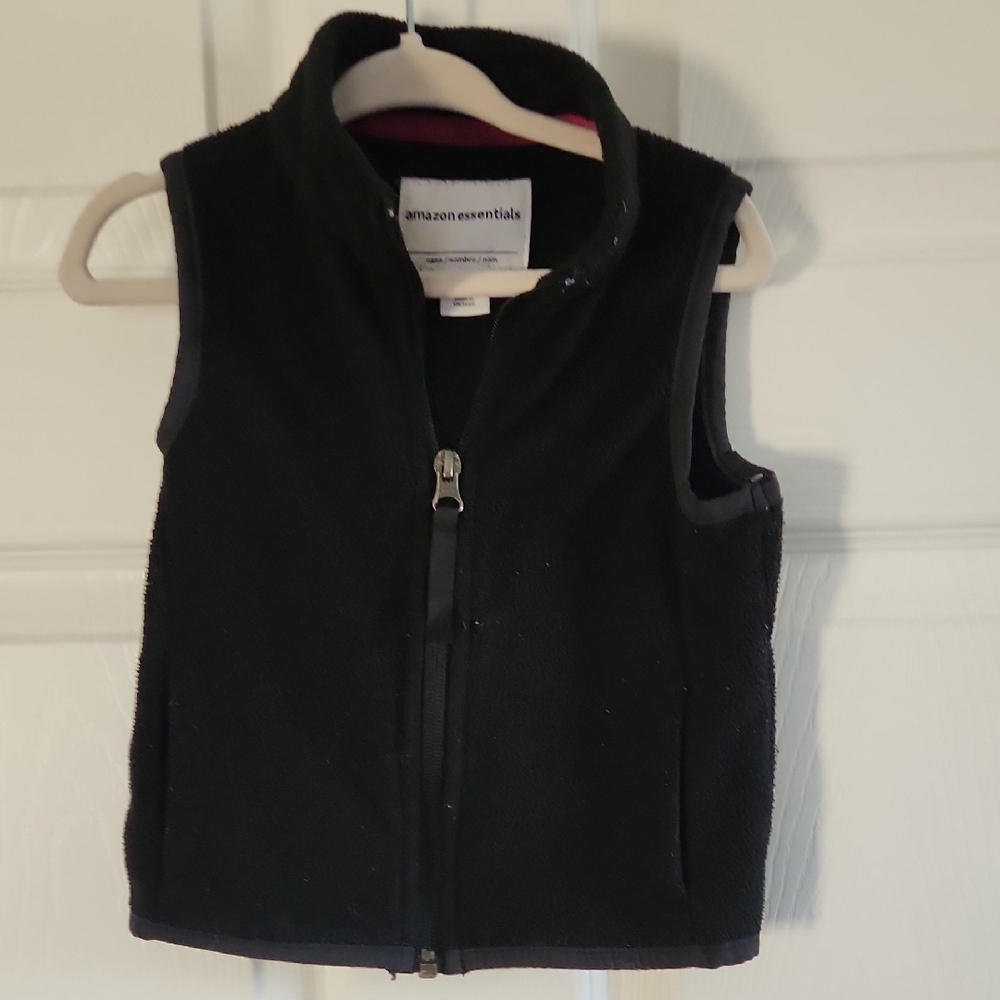 Amazon Essentials Black Fleece Vest